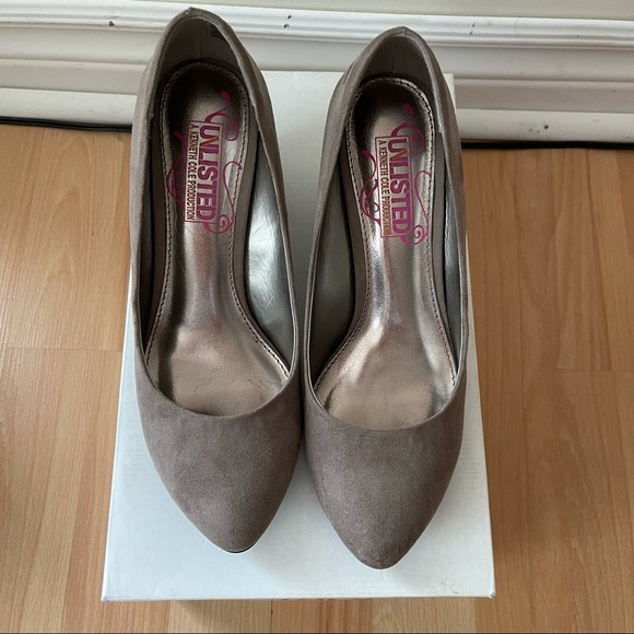 Kenneth Cole Pointed Wedge Heel - Picture 5 of 5